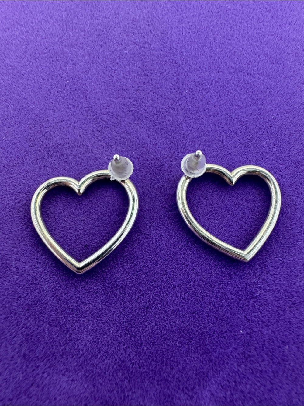 💛 Pandora Sterling Silver Open Heart Love Stud Earrings | Designer Retired - Picture 3 of 5